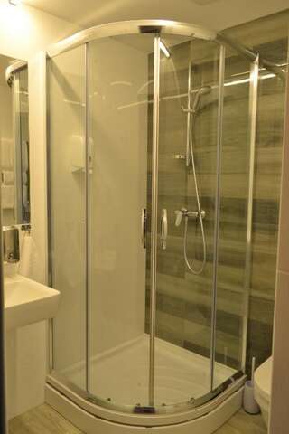 Отель StanGret Hotel Киев Улучшенный двухместный номер с 1 кроватью-8